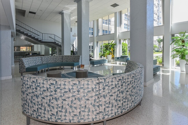 Building Photo - 405 N Ocean Blvd