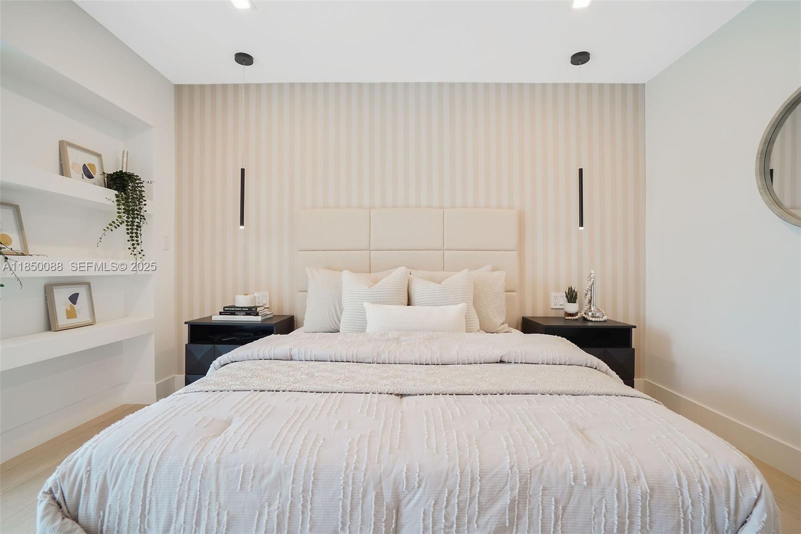 Building Photo - 3251 NE 164th St