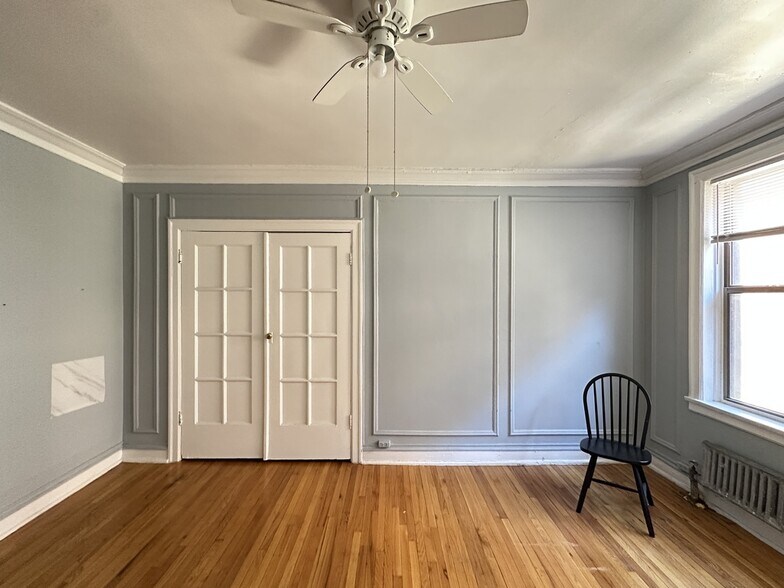 Building Photo - 1369 W Estes Ave