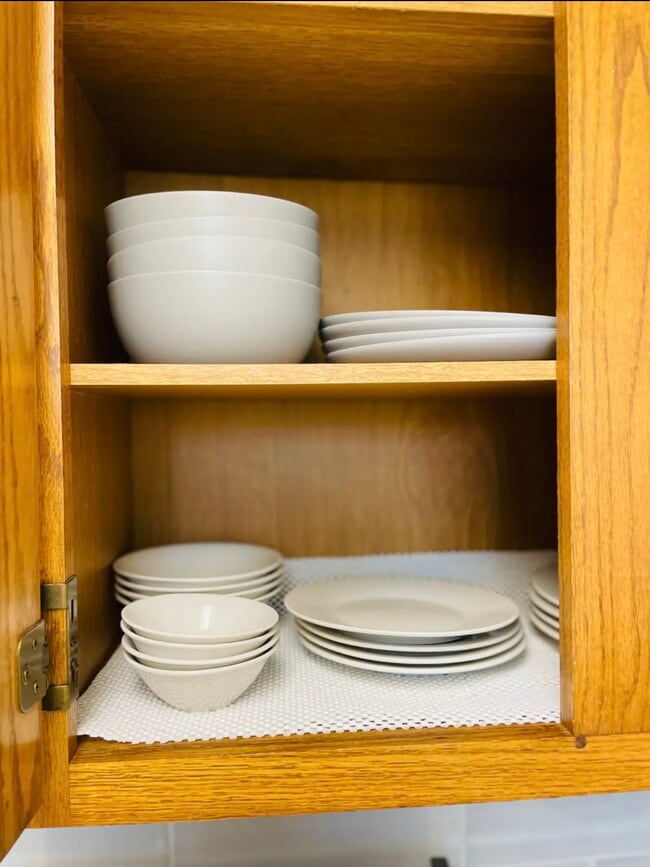 Building Photo - 336 Victor St