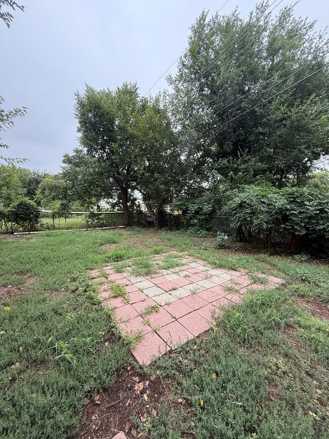 Building Photo - 2 bed/1 bath home in South Oklahoma City