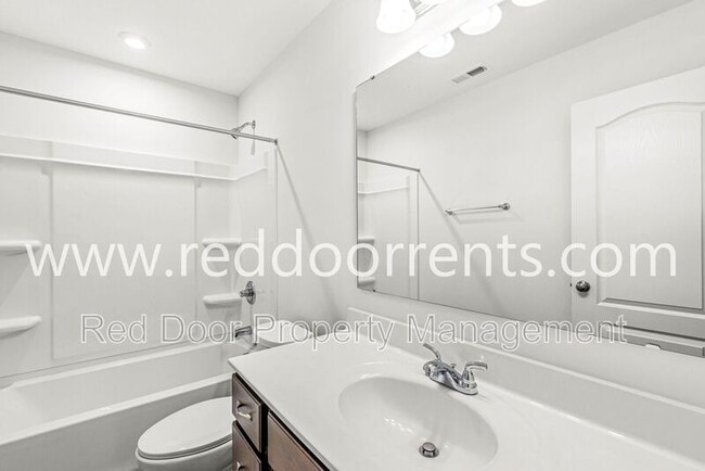 Building Photo - 6903 Oakdale Ln