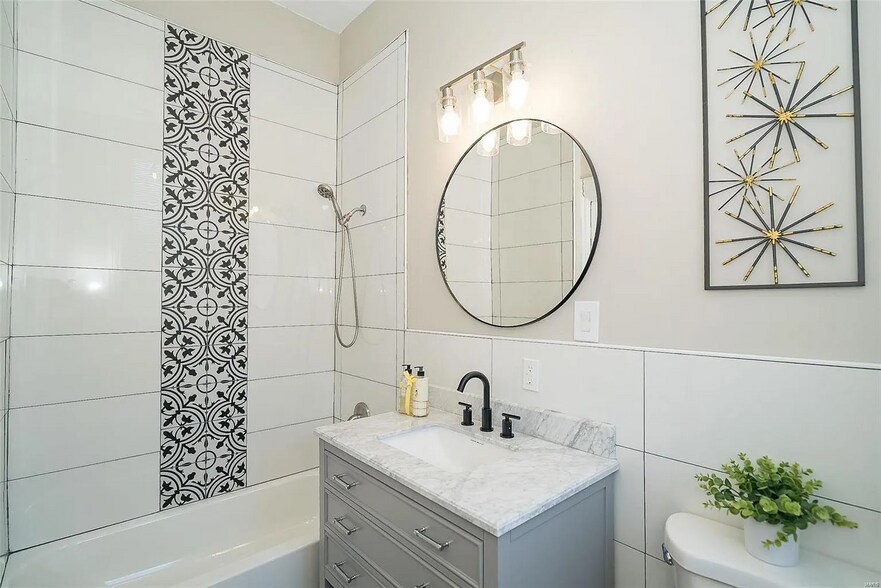 Building Photo - 1936 Arsenal St