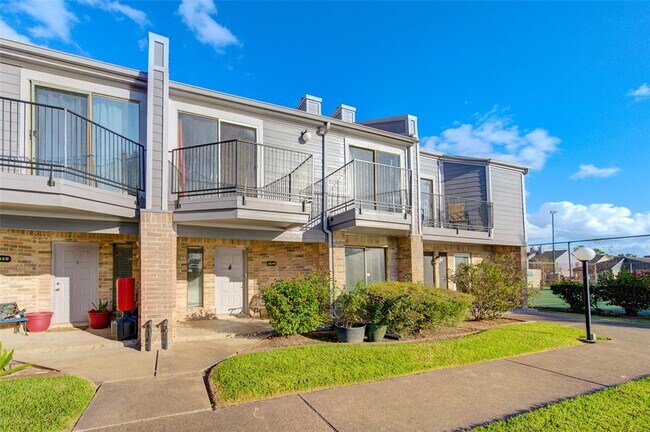 Building Photo - 1620 Good Day Dr