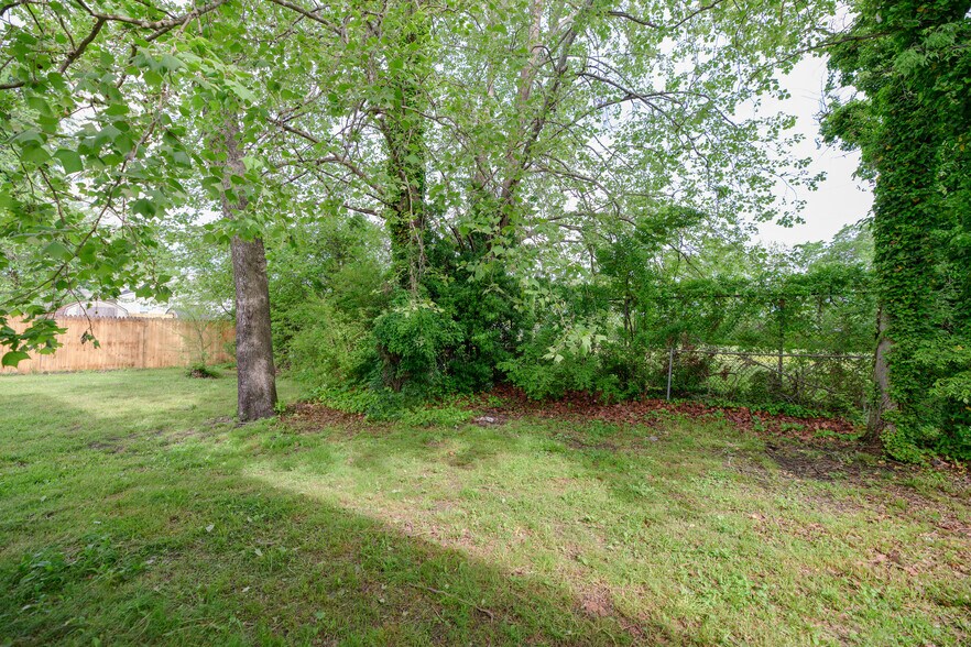 Building Photo - 834 C Ave