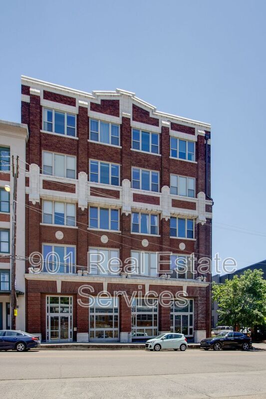 Building Photo - 420 S Front St