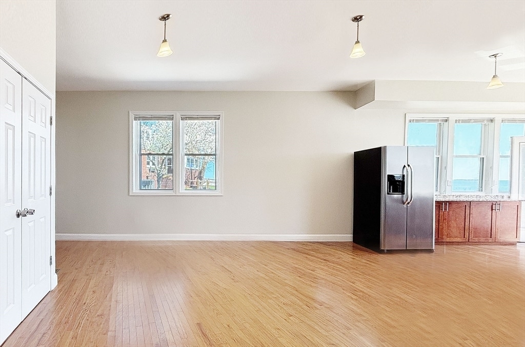Building Photo - 1043 Winthrop Ave