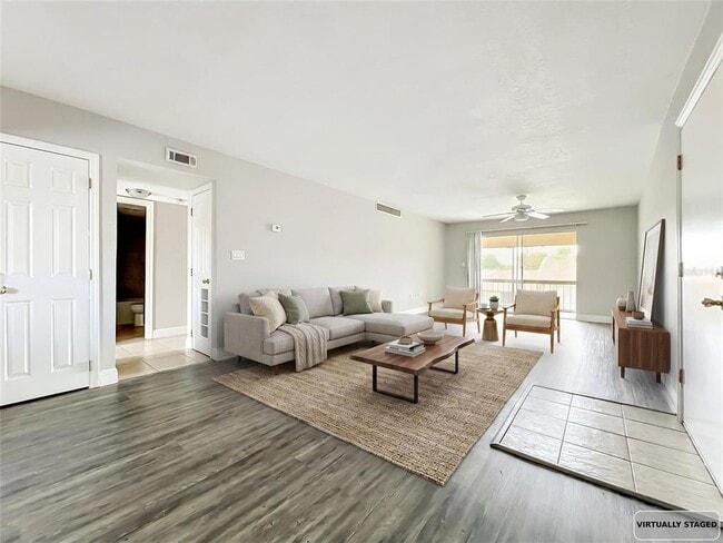 Building Photo - 568 Orange Dr