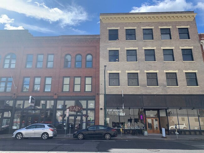 STREET ENTRANCE - 1011 W 1st Ave