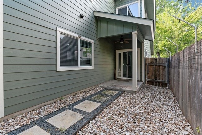 Building Photo - 1125 Walton Ln