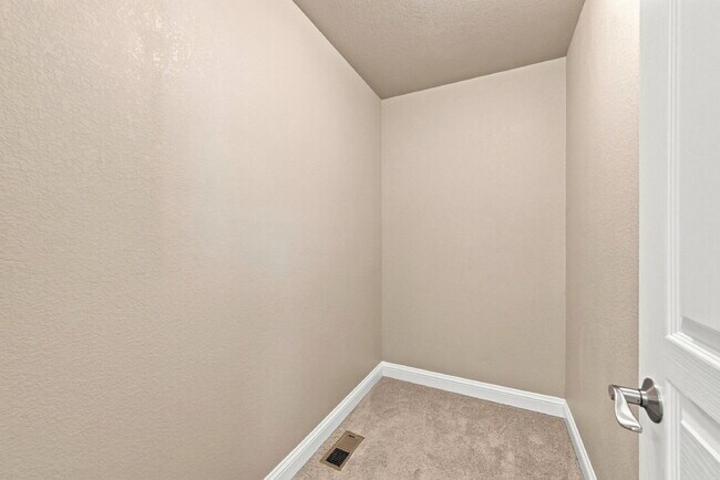 Building Photo - $2,745.95, 4 bed, 3.5 bath, located in Colorado Springs with Central AC