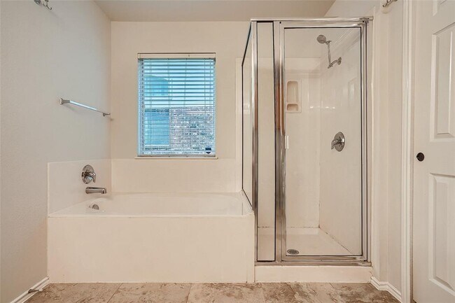 Building Photo - 2505 Wilma Rudolph Rd