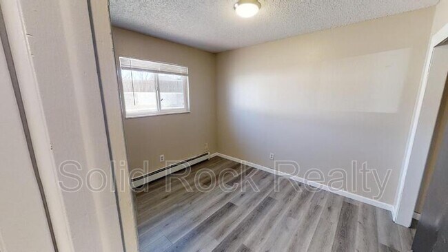 Building Photo - 357 Gahart Dr