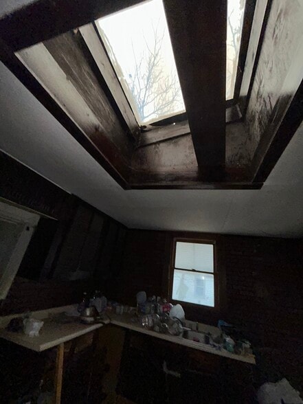 Building Photo - 351 Lagro Ave