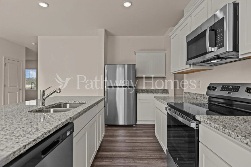 Building Photo - 12745 Haymarket Rd