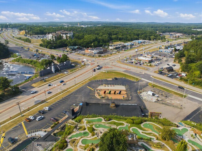Building Photo - 2462 Wisconsin Dells Pkwy