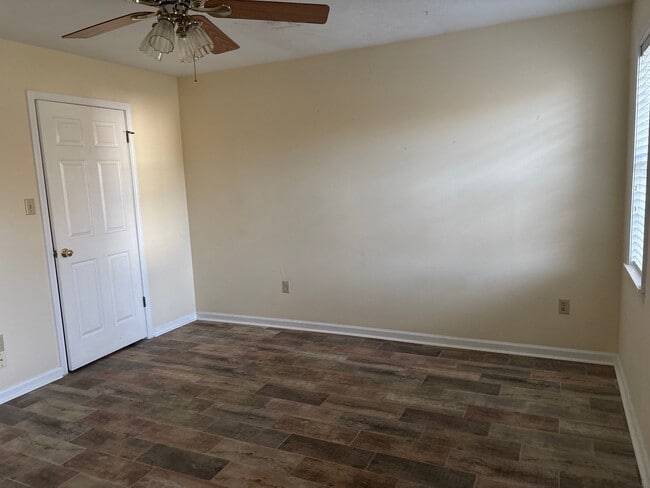 Building Photo - 375 Plum Tree Cir