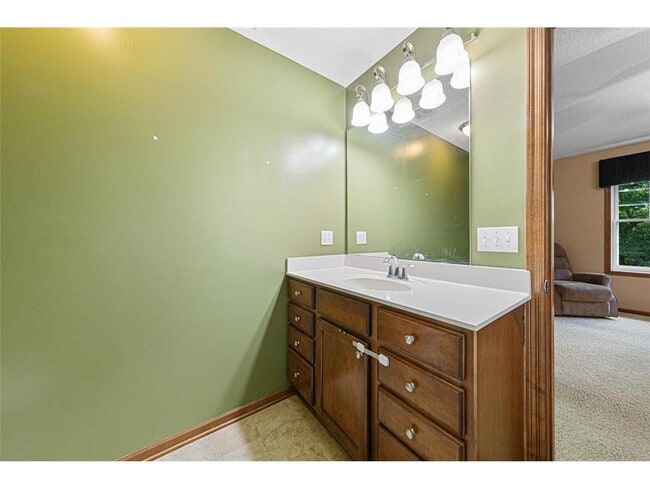 Building Photo - 5037 Dunkirk Pl N
