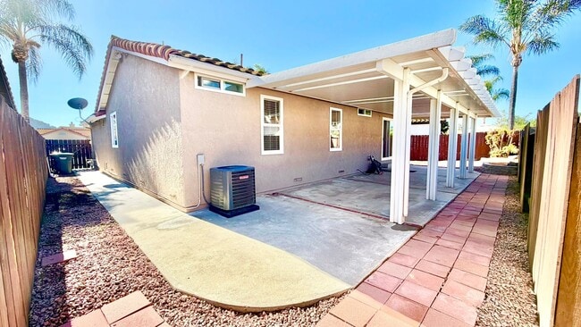 Building Photo - Lovely Single-Story Home in the Friendly a...
