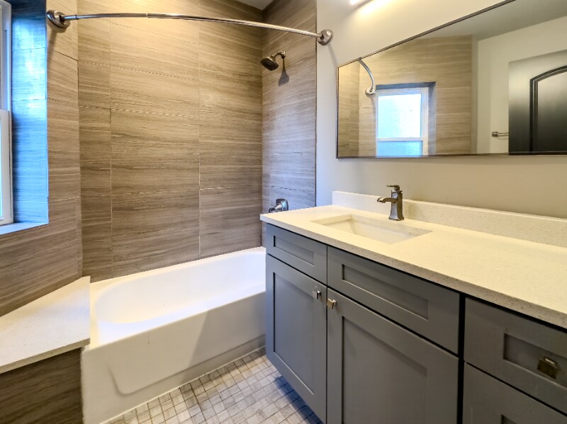 Building Photo - 1517 E 67th Pl