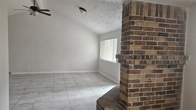 Building Photo - 2610 Strait Ln