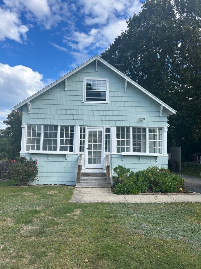 Primary Photo - 34 Highland St