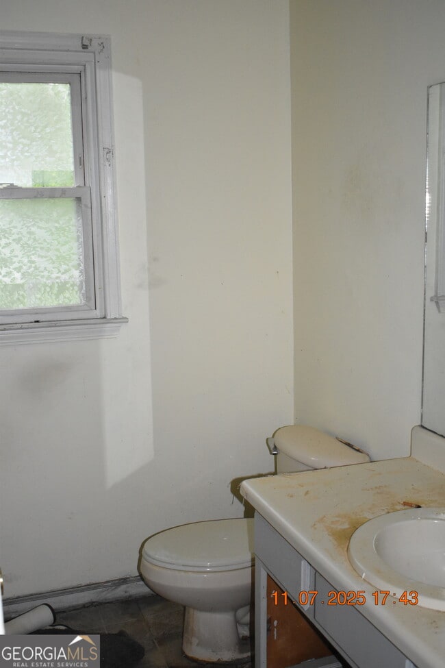Building Photo - 4517 Greenfields Rd