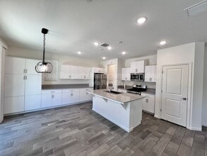 Building Photo - 2038 N Perry Ln