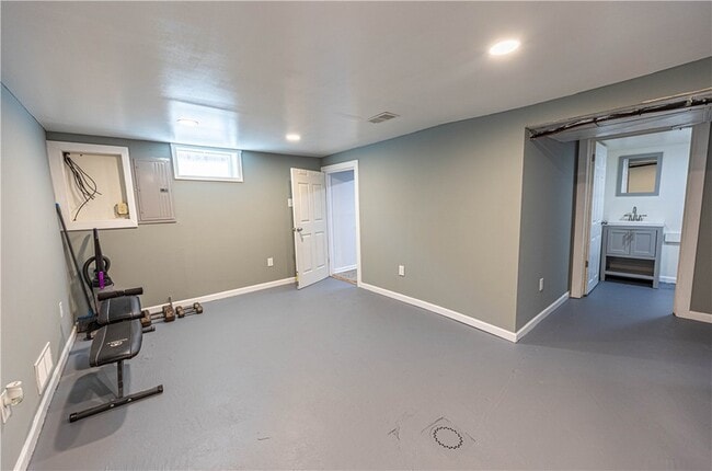Building Photo - 414 Hochberg Rd