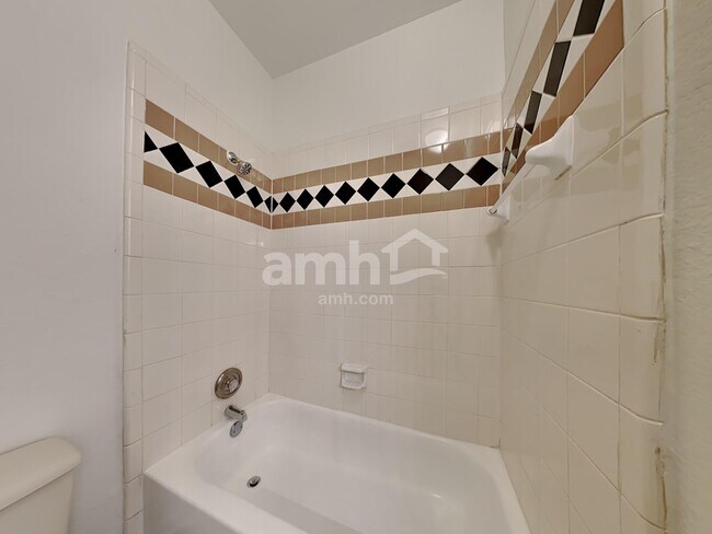 Building Photo - 2814 Cheshire Way