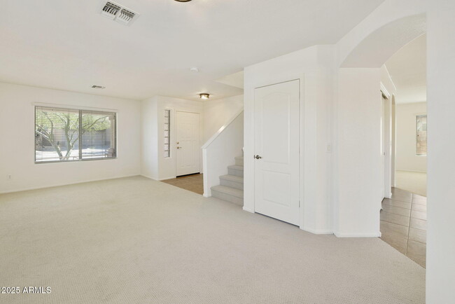 Building Photo - 2404 W Silver Sage Ln