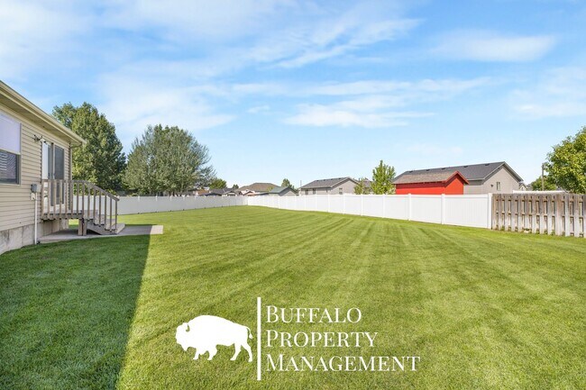 Building Photo - 4211 Roy Cir