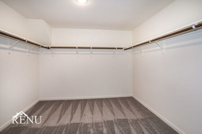 Building Photo - 1317 Escondido Dr