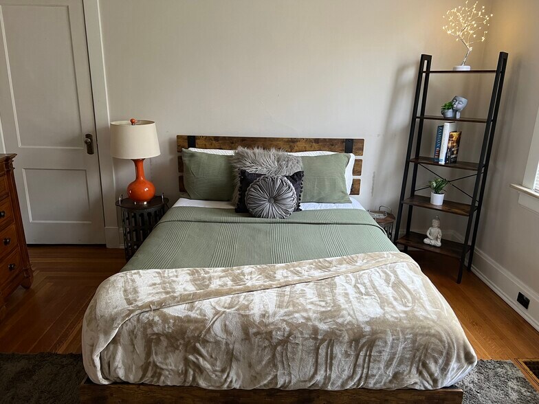 Building Photo - 3767 Andrew Ave