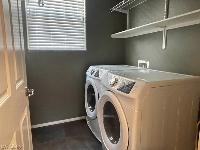 Building Photo - 5530 Spiceberry Dr