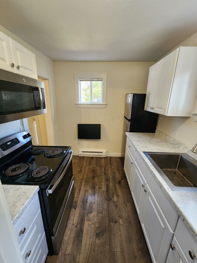 Building Photo - Charming home in Polson