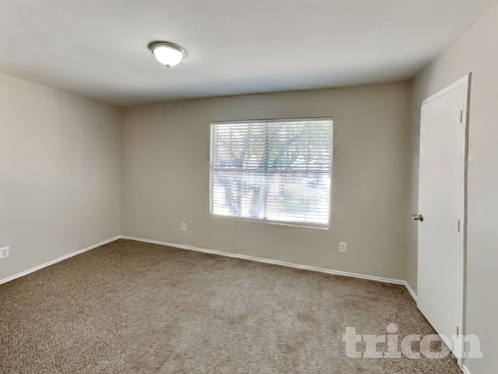 Building Photo - 12844 Edgewood Park Dr