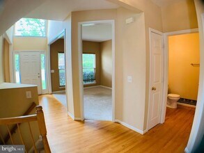 Building Photo - 21 Warwick Way