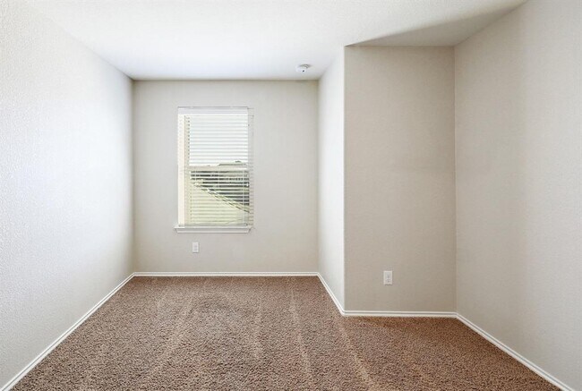 Building Photo - 7904 Gato Ln