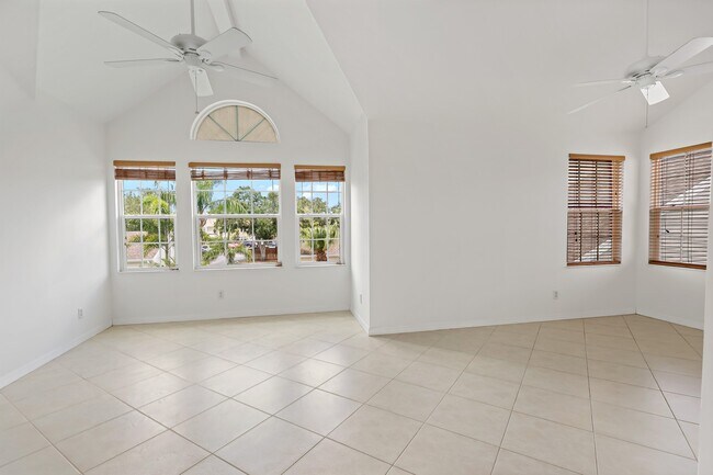 Building Photo - 1915 Westminster Cir