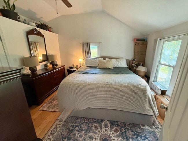 Building Photo - Cute Country Charmer – Bristol, VA  2 Bed ...