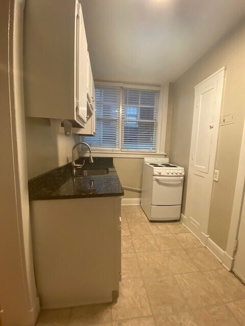 Kitchen - 2901 10th Ave S