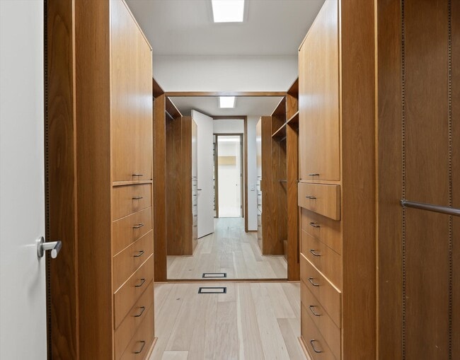 Building Photo - 709 Ann St