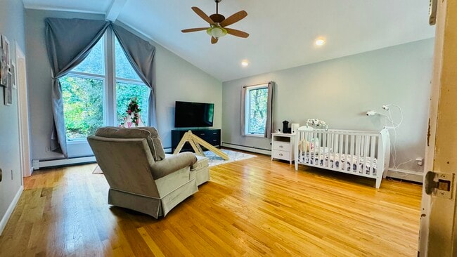 Building Photo - 96 Old Pascack Rd