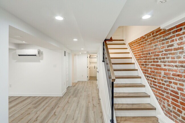 Building Photo - 1513 Allison St NW