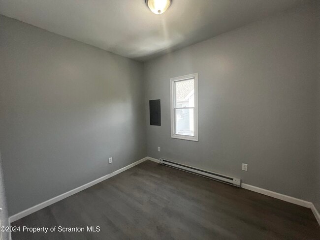 Building Photo - 2204 Golden Ave