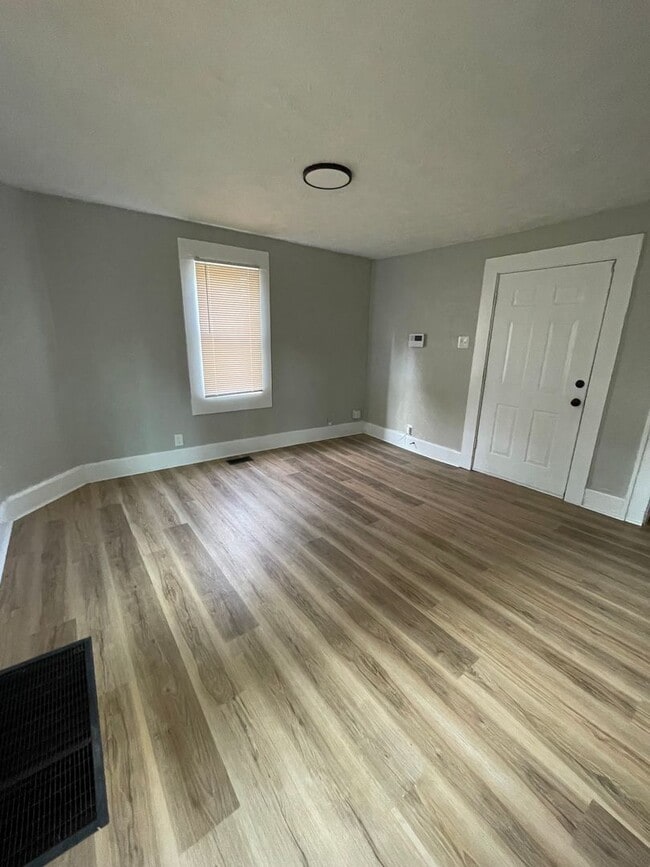 Building Photo - Butler Tarkington -  3 bedroom home