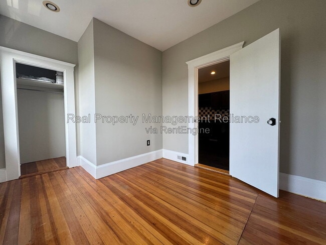 Building Photo - 44 Pingree St