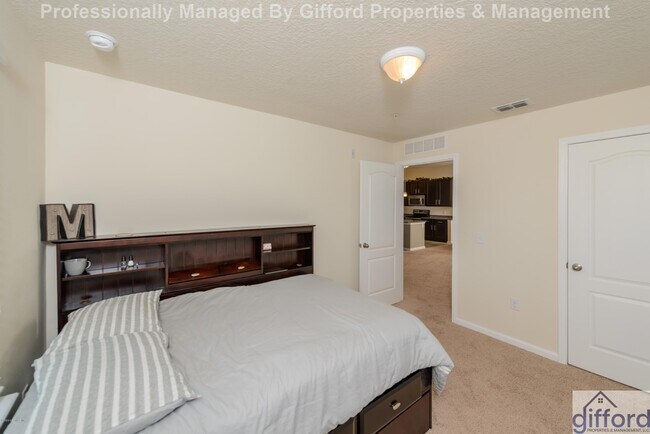 Building Photo - 817 Golden Lake Loop