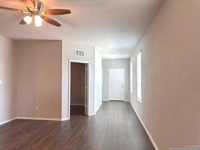 Building Photo - Room in House on Sweetgrass